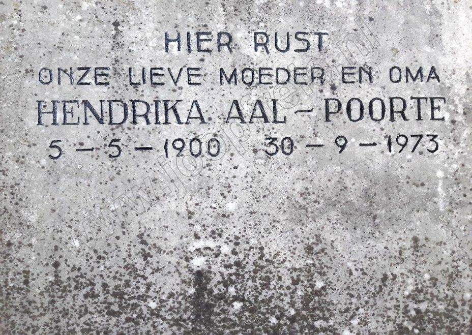 Klik voor foto in apart venster 4_graf_hendrika_poorte.jpg