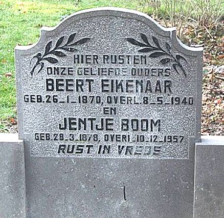Klik voor foto in apart venster 135_graf_eikenaar-boom.jpg