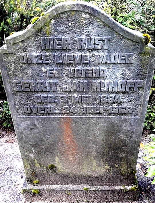 Klik voor foto in apart venster 103_graf_gerrit_jan_nijhoff.jpg