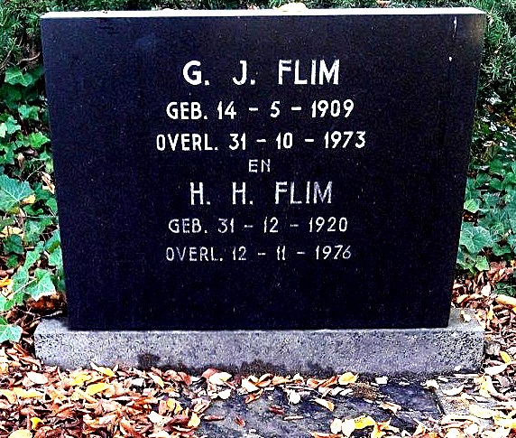 Klik voor foto in apart venster 143_graf_broers_flim.jpg
