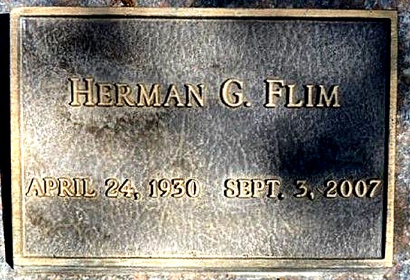 Klik voor foto in apart venster 333_graf_herman_flim.jpg