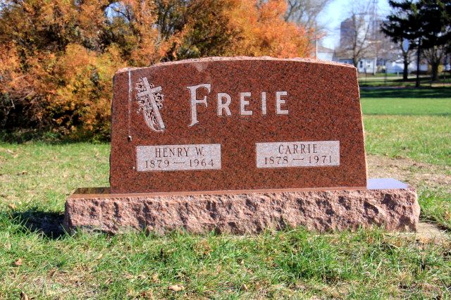 Klik voor foto in apart venster 6456_grafsteen_freie.jpg