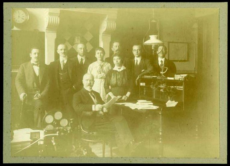 Klik voor foto in apart venster 185_harmfreie_met_personeel.jpg