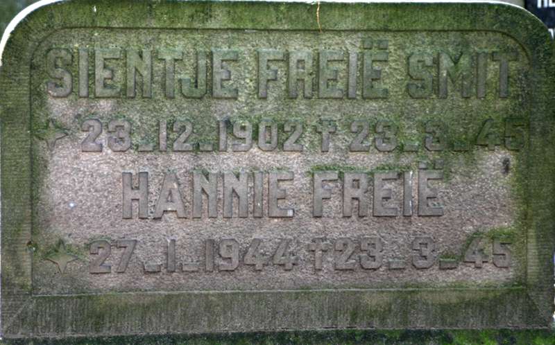 Klik voor foto in apart venster 38_graf_sientje_hannie1945.jpg