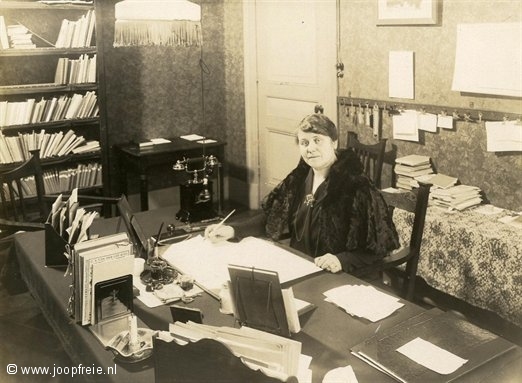 Klik voor foto in apart venster 400_magrita_jantina_freie-1.jpg