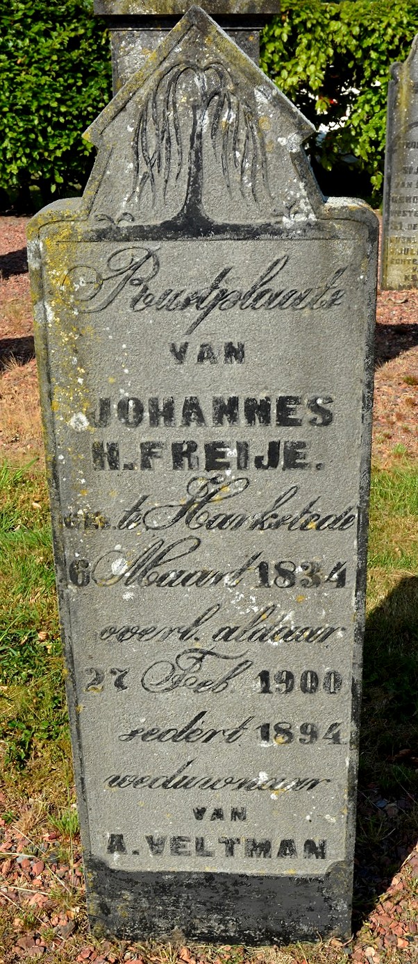 Klik voor foto in apart venster 4020_graf_johannes_harm_freije.jpg