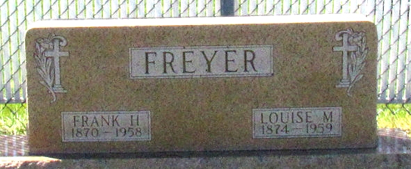 Klik voor foto in apart venster 4317_frankhenryfreyer_graf.jpg