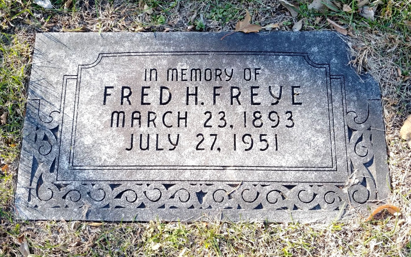 Klik voor foto in apart venster 454_graf_fred_henry_freye.jpg