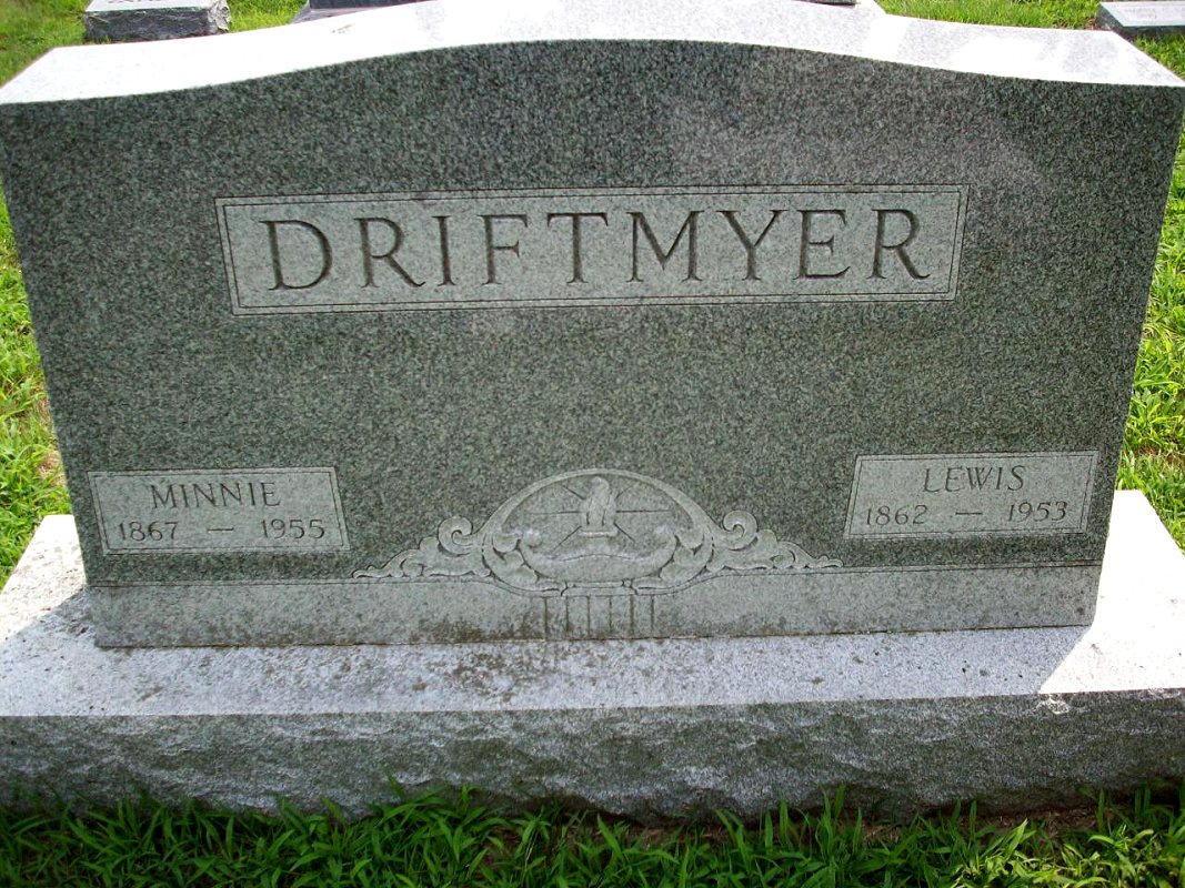 Klik voor foto in apart venster 873_graf_driftmyer-friar.jpg