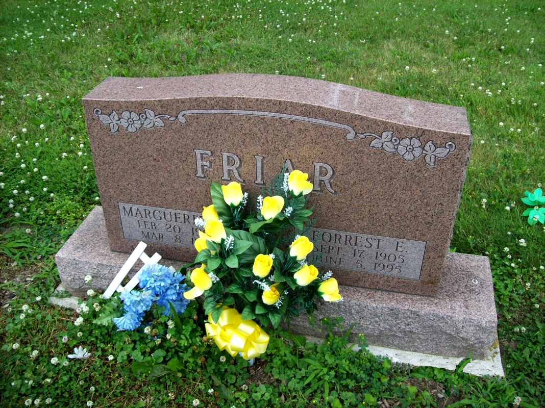 Klik voor foto in apart venster 894_graf_friar-smith.jpg