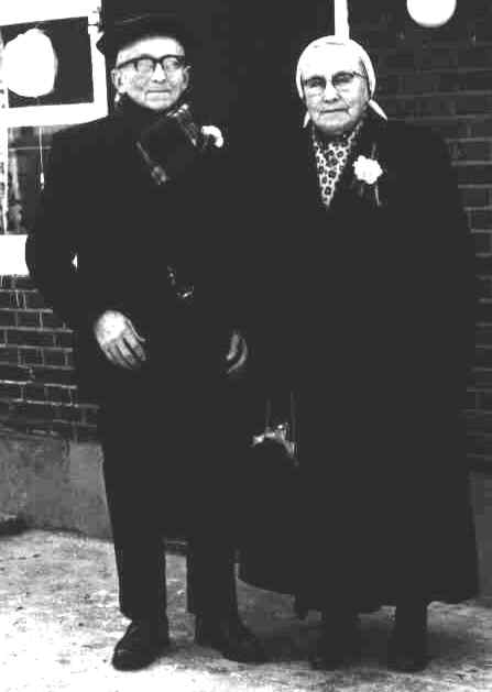 Klik voor foto in apart venster gj1892.jpg