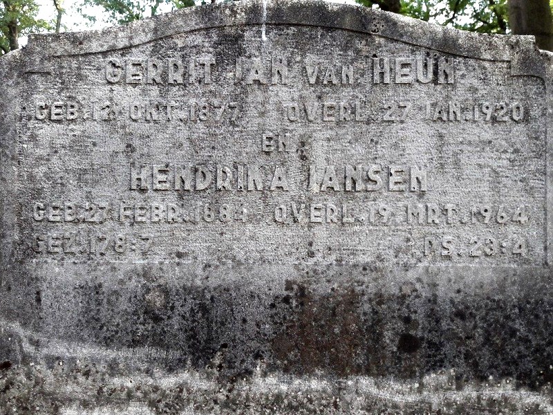Klik voor foto in apart venster 108_graf_van_heun-jansen.jpg