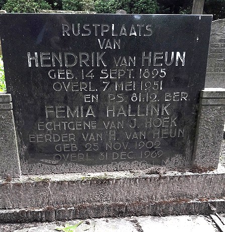 Klik voor foto in apart venster 122_graf_van_heun-hallink.jpg