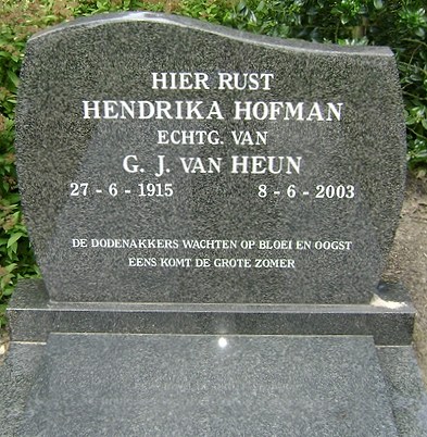 Klik voor foto in apart venster 175_graf_hendrika_hofman.jpg