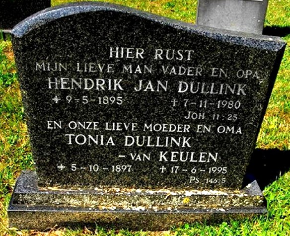 Klik voor foto in apart venster 138_graf_dullink-keulen.jpg
