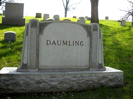 Klik voor foto in apart venster 147_graf_daumling-keulen.jpg