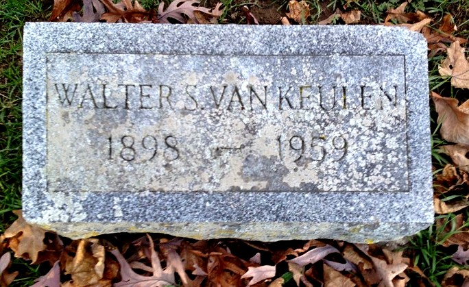 Klik voor foto in apart venster 159_graf_walter_stanley_van_keulen.jpg