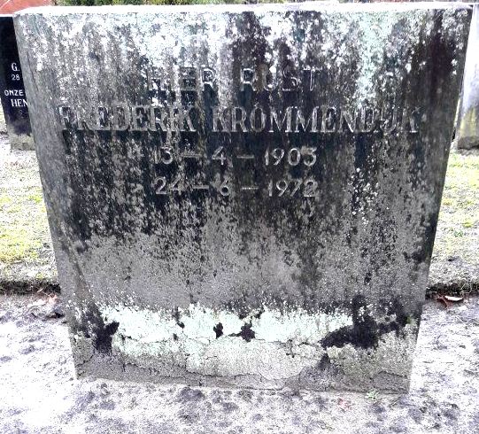 Klik voor foto in apart venster 152_graf_frederik_krommendijk.jpg