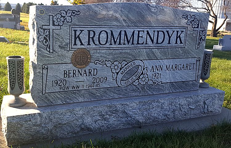 Klik voor foto in apart venster 171_graf_krommendyk-leusink.jpg