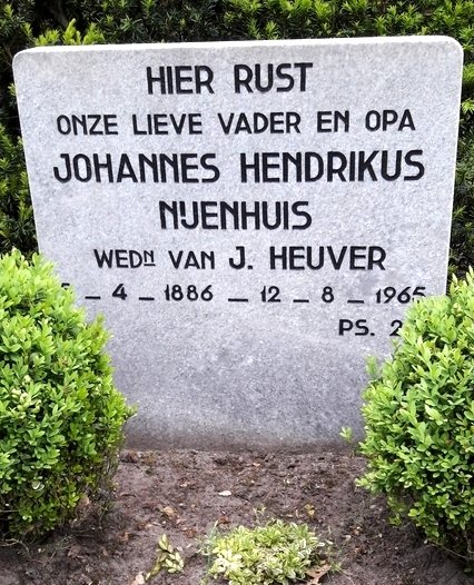 Klik voor foto in apart venster 150_graf_jh_nijenhuis.jpg