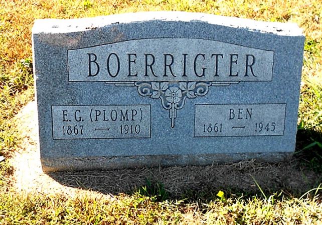 Klik voor foto in apart venster 11_graf_boerrigter-plomp.jpg