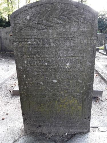 Klik voor foto in apart venster 15_graf_ten_donkelaar-plomp.jpg