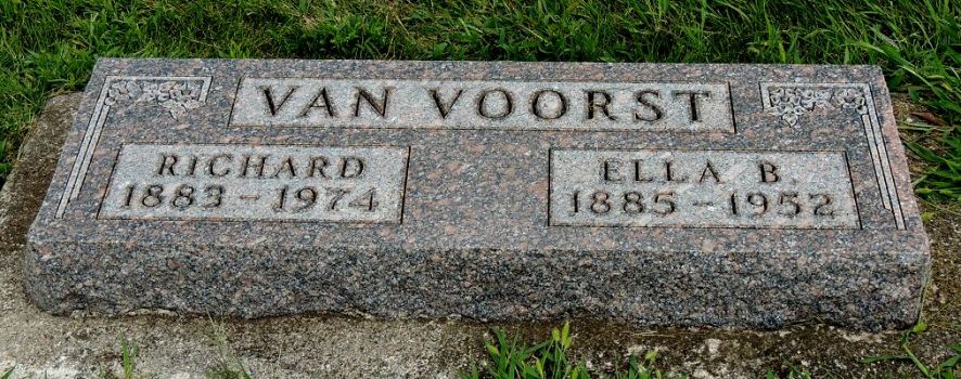 Klik voor foto in apart venster 236_graf_van_voorst-ponsteen.jpg