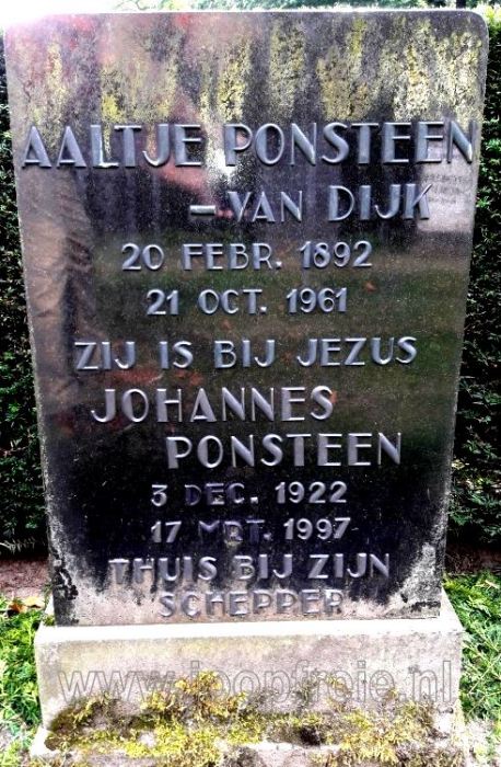 42_graf_aaltje_van_dijk_en_zoon_johannes_ponsteen.jpg