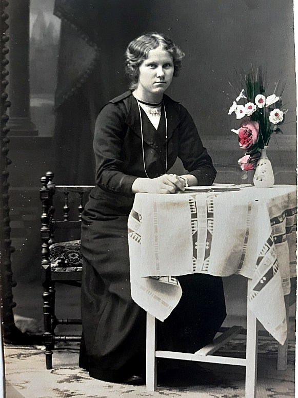 Klik voor foto in apart venster 31_hendrika_poorte.jpg