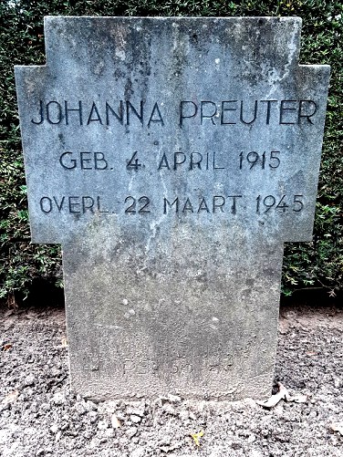 Klik voor foto in apart venster 10_graf_johanna_preuter.jpg