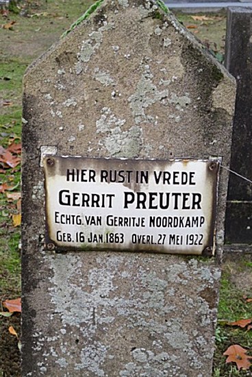 Klik voor foto in apart venster 111_graf_gerrit_preuter.jpg