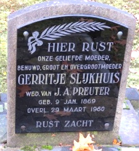 Klik voor foto in apart venster 131_graf_gerritje_slijkhuis.jpg