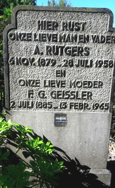 Klik voor foto in apart venster 3_graf_rutgers-geissler.jpg