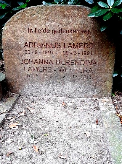 Klik voor foto in apart venster 81_graf_lamers-westera.jpg